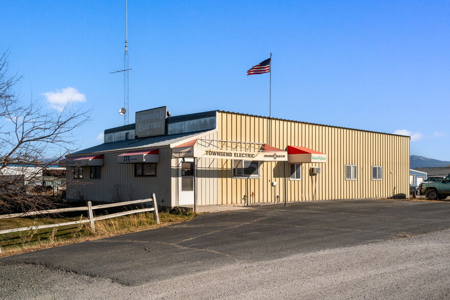 Primary Photo Of 7819 US Highway 287, Townsend Flex For Sale