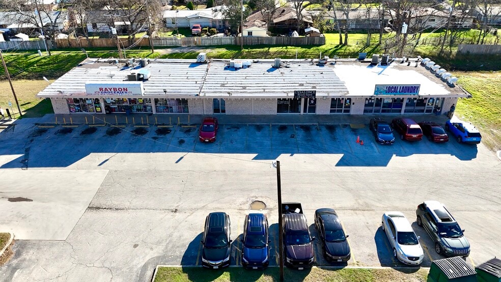 More Photos Of 7031 Ray Bon Dr, San Antonio Storefront Retail Office For Lease