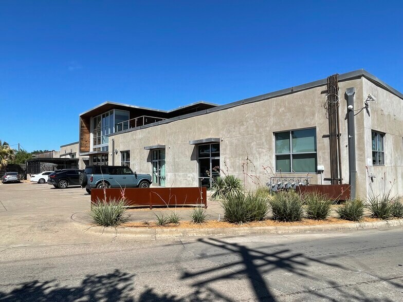 More Photos Of 4000 East Side Ave, Dallas Loft Creative Space For Lease
