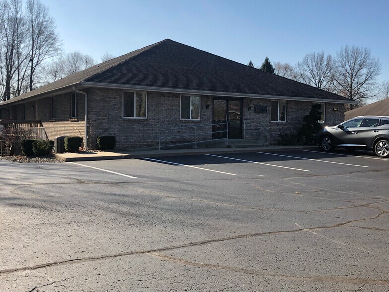 More Photos Of 2901 E Bristol St, Elkhart Office For Sale