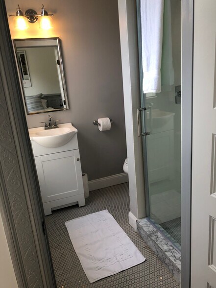 More Photos Of 2 Courtney Ave, Newburgh Apartments For Sale