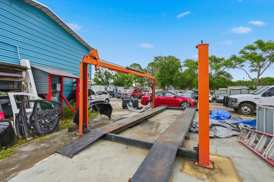 More Photos Of 6512 Old Cheney Hwy, Orlando Industrial For Sale