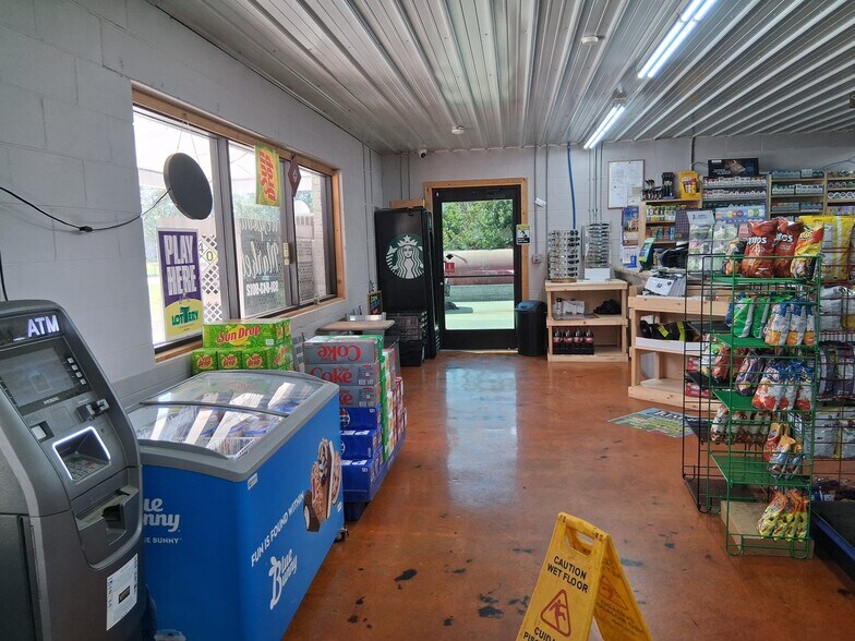 More Photos Of 2013 Tennessee St, Westpoint General Retail For Sale