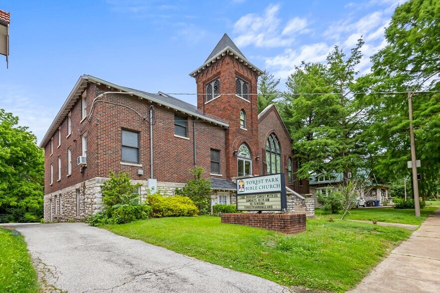 More Photos Of 1517 McCausland Ave, Saint Louis Specialty For Sale