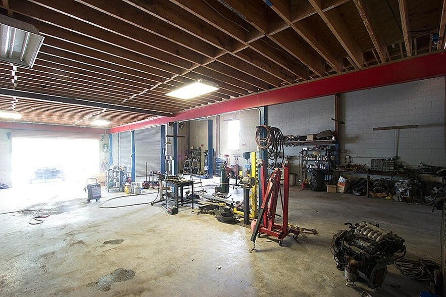 More Photos Of 4406 Theiss Rd, Humble Flex For Lease