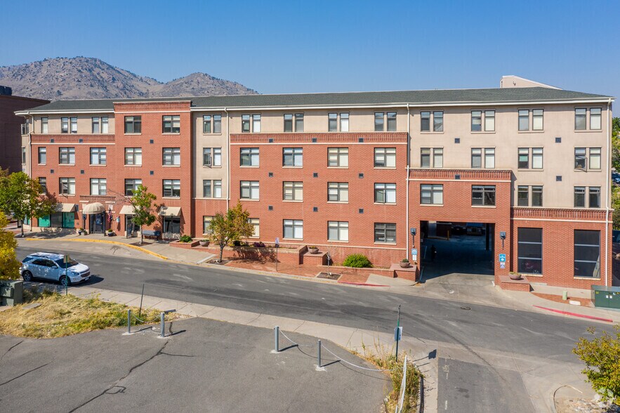 More Photos Of 1027 Washington Ave, Golden Apartments For Lease