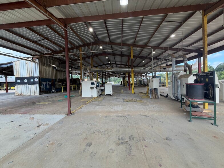 More Photos Of 5231 Daffodil Rd, Gilmer Industrial For Sale