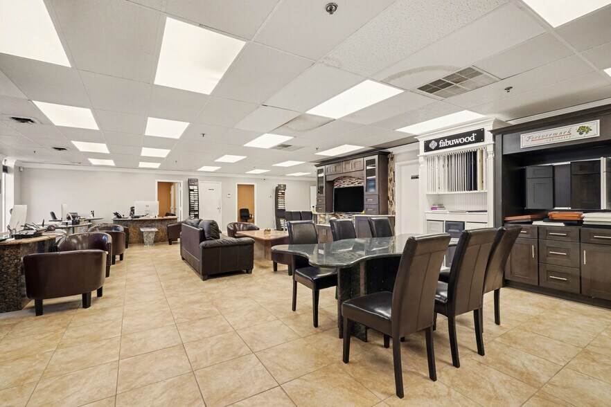 More Photos Of 101 S 17th St, Harrisburg Warehouse For Sale