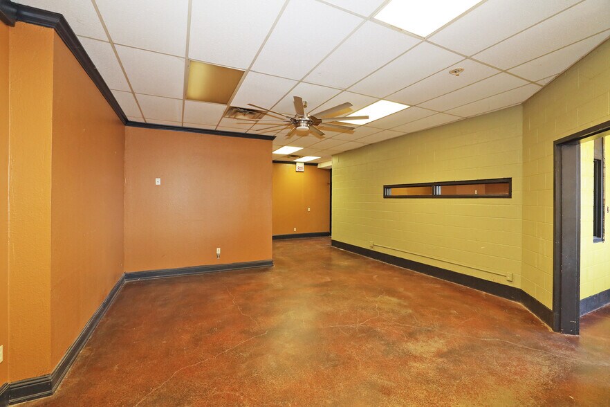 More Photos Of 4001 River Rd, Amarillo Convenience Store For Lease