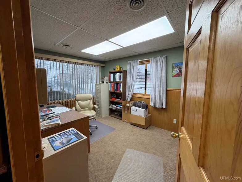 More Photos Of 7 Brebner Rd E, Negaunee Flex For Sale