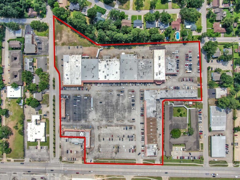 More Photos Of 2001-2017 Frazier St, Conroe Unknown For Sale