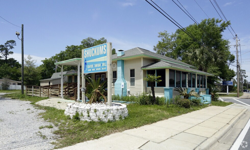 More Photos Of 5365 Stewart St, Milton Freestanding For Sale