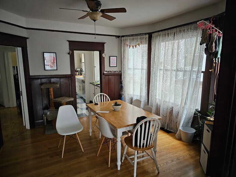 More Photos Of 903 SE 17th Ave, Portland Apartments For Sale