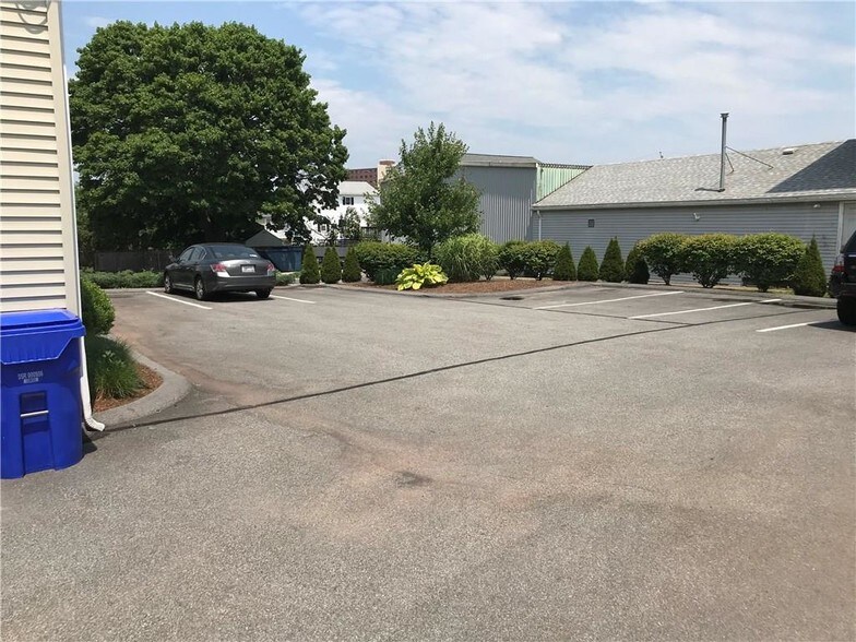 More Photos Of 380 Taunton Ave, East Providence Restaurant For Sale