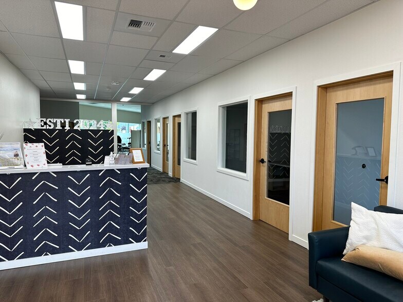 More Photos Of 711 Vandercook Way, Longview Storefront For Lease