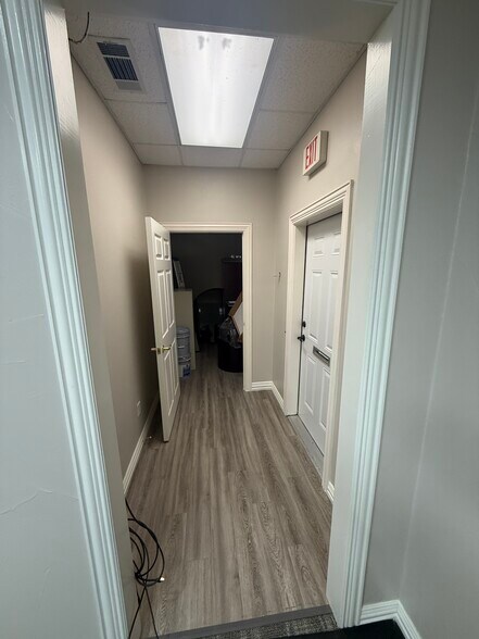 More Photos Of 1316 Village Creek Dr, Plano Office For Lease