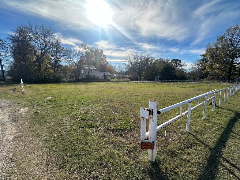 More Photos Of 806 E. 13th St, Okmulgee Land For Sale