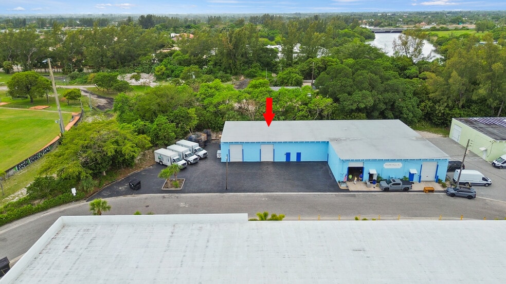 Primary Photo Of 2605 Kelly Ln, Lake Worth Warehouse For Lease