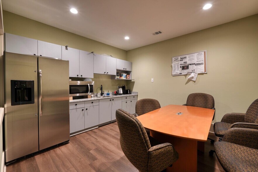 More Photos Of 3663 Southland Dr, Flowery Branch Warehouse For Sale