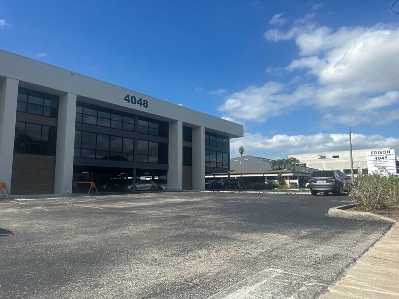 More Photos Of 4048 Evans Ave, Fort Myers Medical For Lease