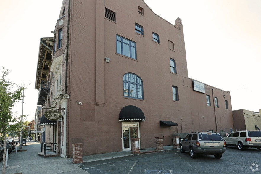 More Photos Of 912-916 Main St, Vancouver Office For Lease