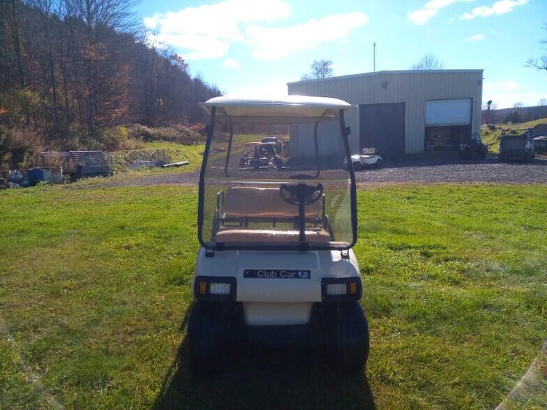 More Photos Of 224 Michael Ln, New Berlin Racetrack For Sale