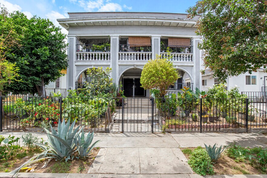 Primary Photo Of 326 E 35th St, Los Angeles Apartments For Sale