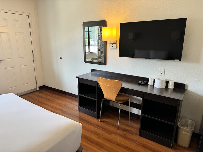 More Photos Of 2470 S Garey Ave, Pomona Hotel For Sale