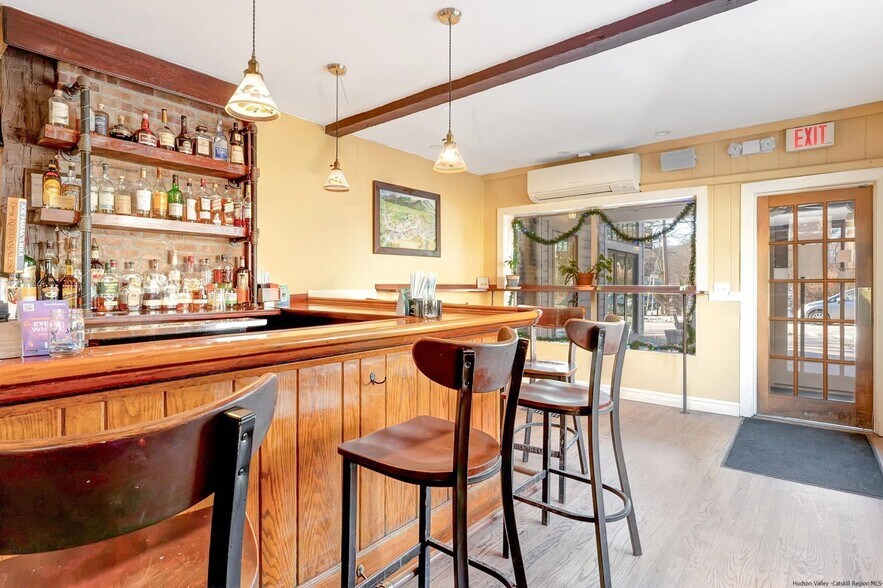 More Photos Of 17 Mill Hill Rd, Woodstock Restaurant For Sale