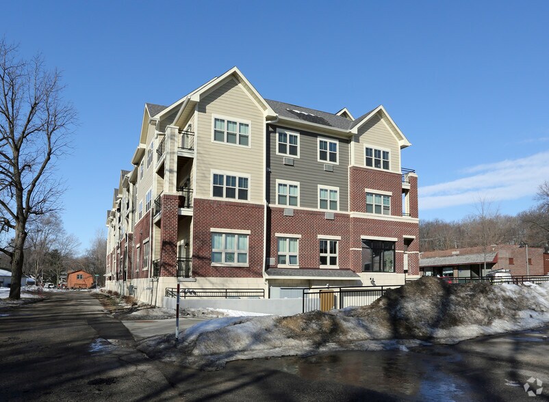 More Photos Of 301 E Main St, Twin Lakes Apartments For Sale