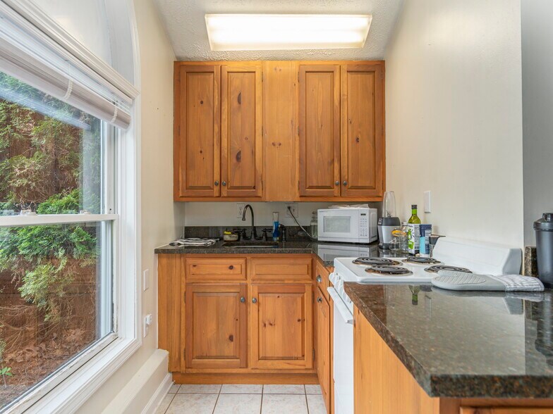 More Photos Of 20-24 Park Terrace Dr, Clyde Office Residential For Sale