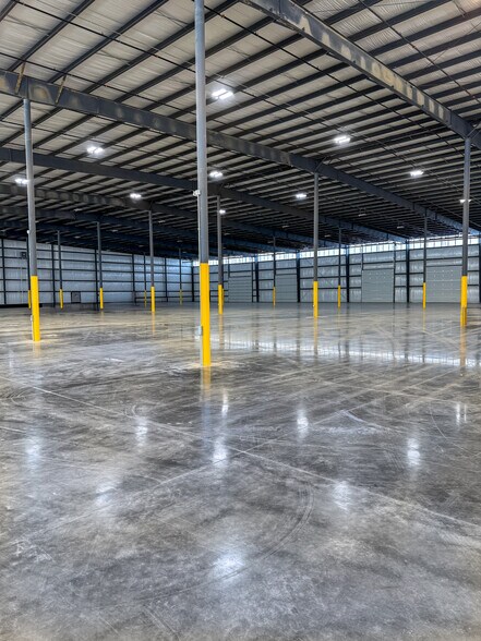 More Photos Of 4148 Highway 144, Owensboro Distribution For Lease