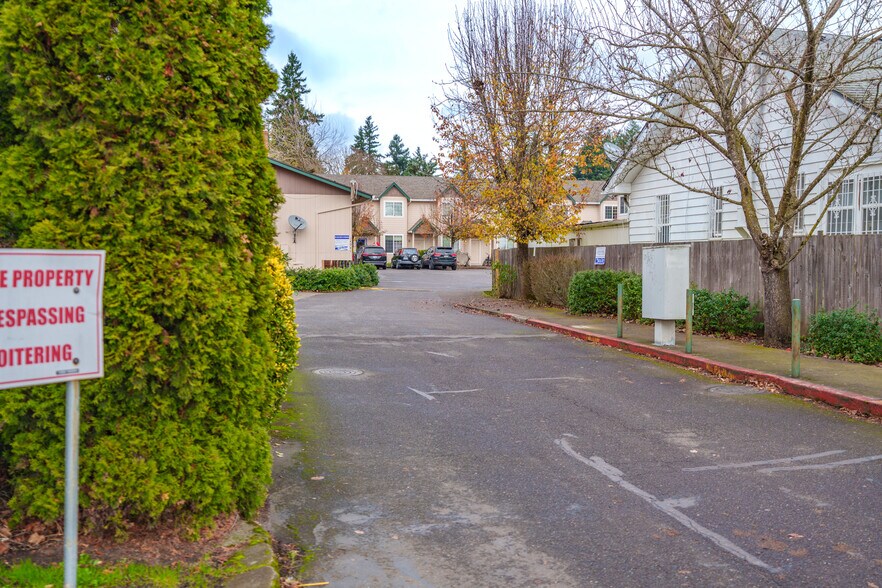 More Photos Of 14937 SE Stark St, Portland Apartments For Sale