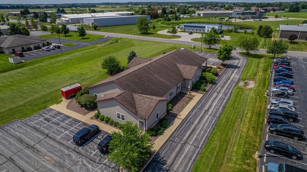 More Photos Of 951 Transport Dr, Valparaiso Office For Sale