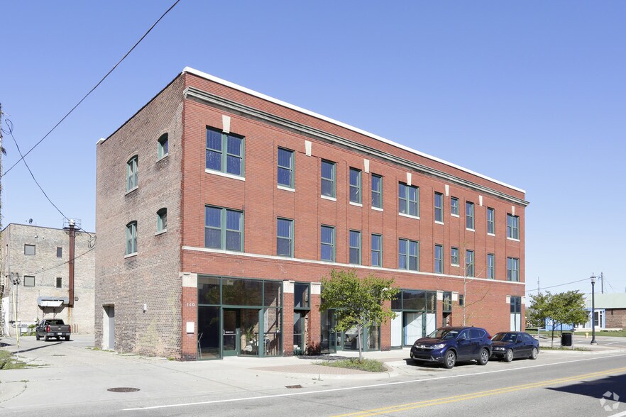 More Photos Of 208-212 Territorial Rd, Benton Harbor Restaurant For Lease