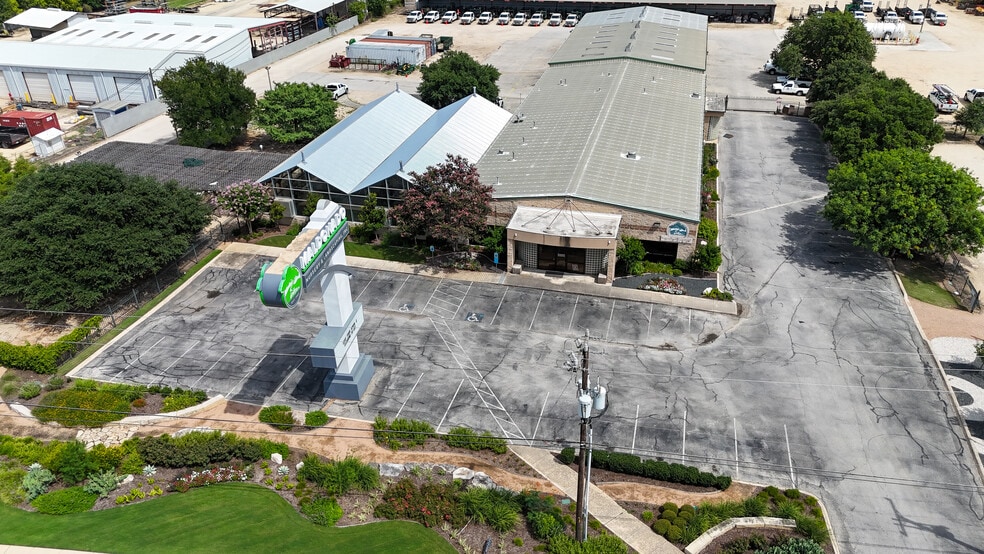 More Photos Of 16348 Nacogdoches Rd, San Antonio Warehouse For Lease