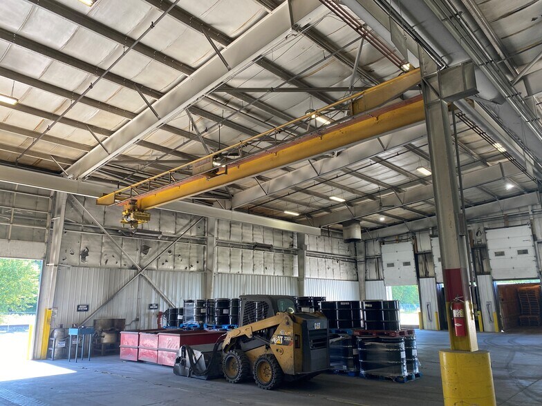 More Photos Of 2703 W 9th St, Marion Industrial For Lease