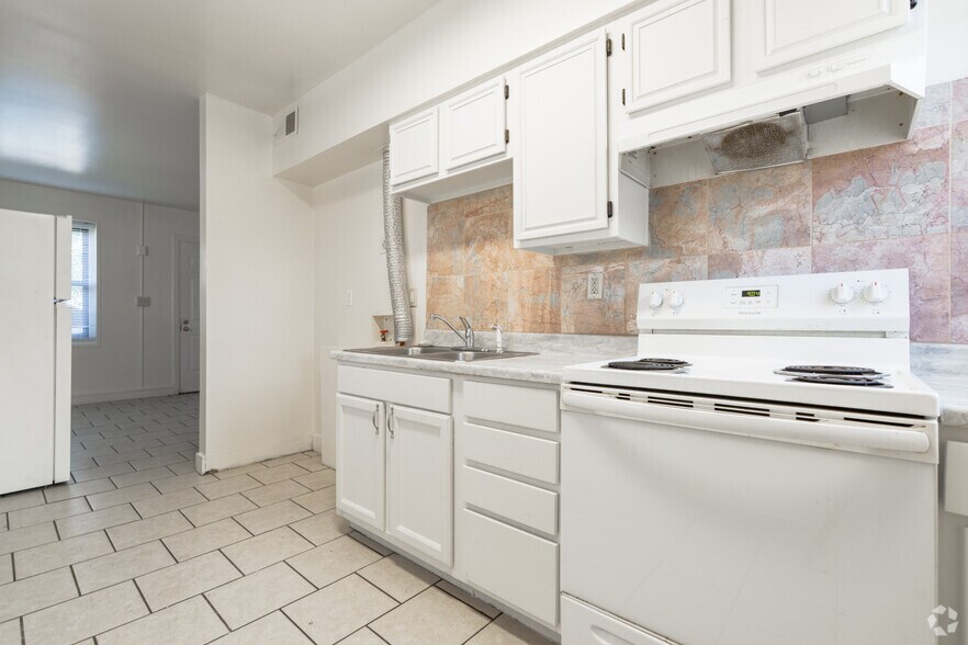 More Photos Of 4 College Ct, Louisville Multifamily For Sale