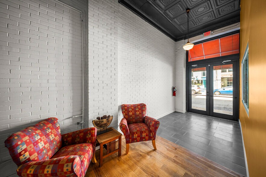 More Photos Of 3024 Locust St, Saint Louis Storefront For Sale