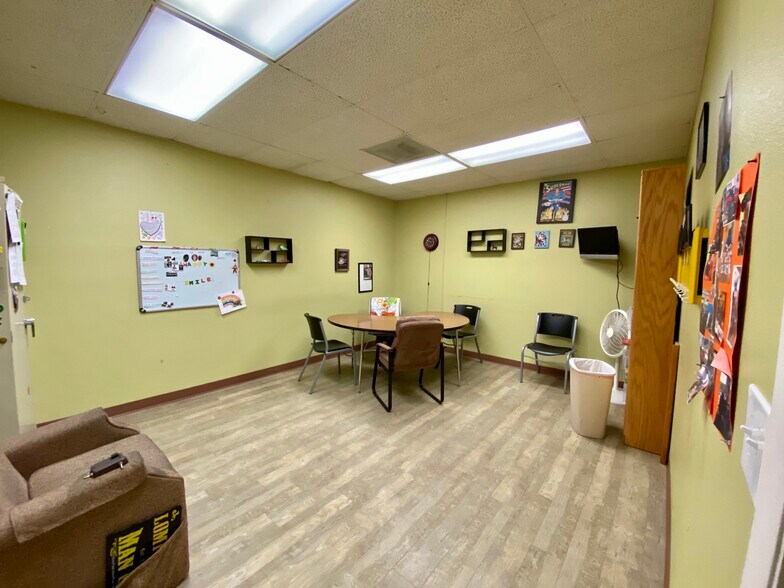 More Photos Of 124-126 N I St, Lompoc Storefront Retail Office For Sale