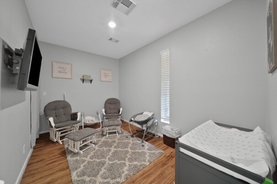 More Photos Of 6265 Shadowbend, The Woodlands Coworking Space