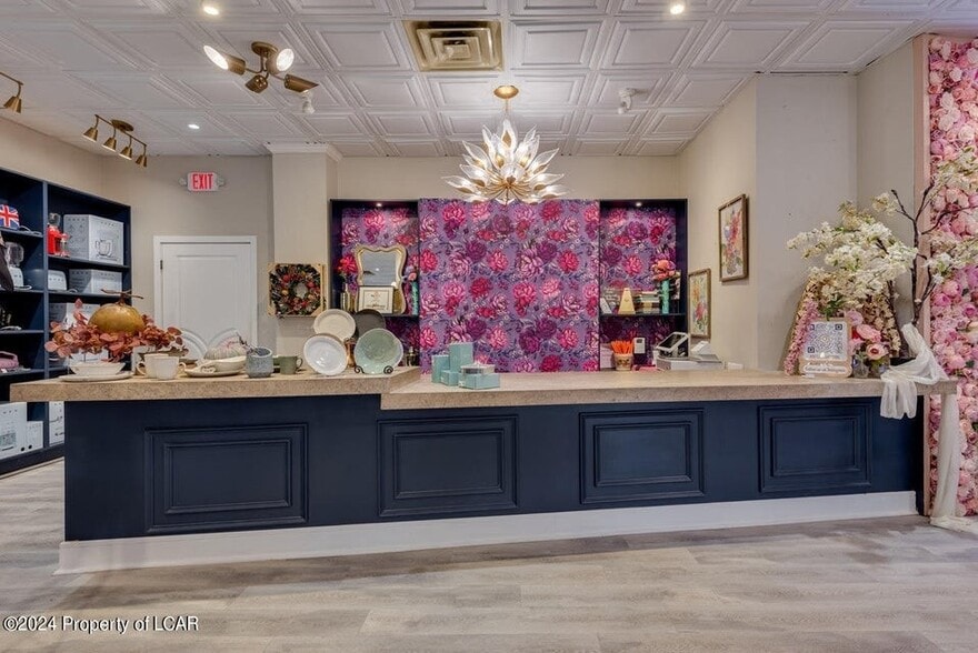 More Photos Of 447 Market St, Kingston Freestanding For Sale