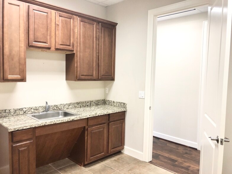 More Photos Of 16000 Park Ten Pl, Houston Office For Sale