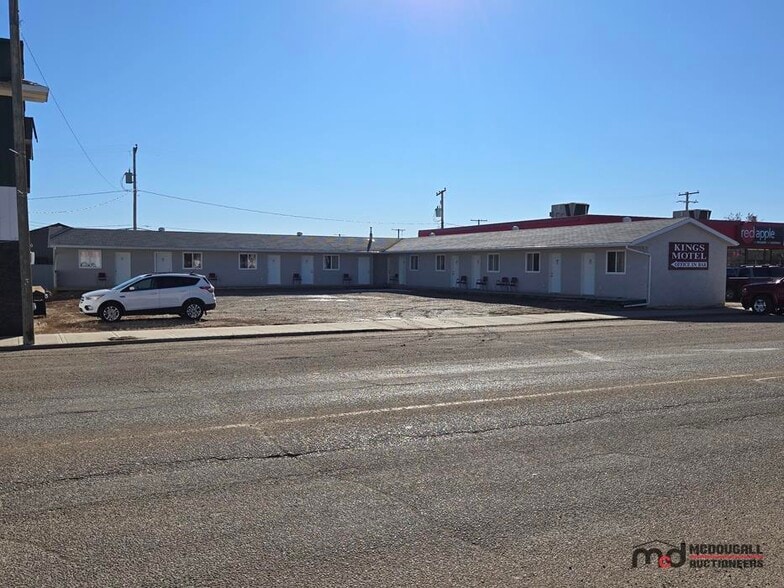 More Photos Of 90 3 Ave W, Shaunavon Hotel For Sale