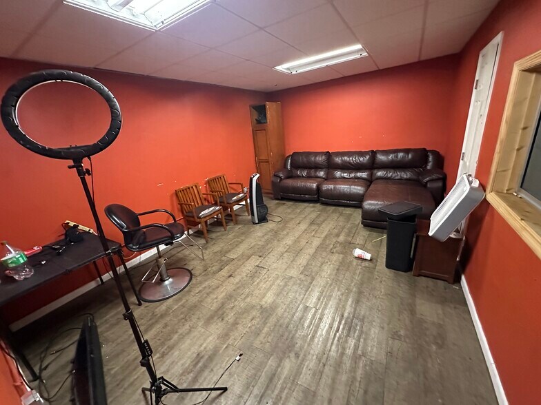 More Photos Of 2211 Windsor St, Chattanooga Service For Sale