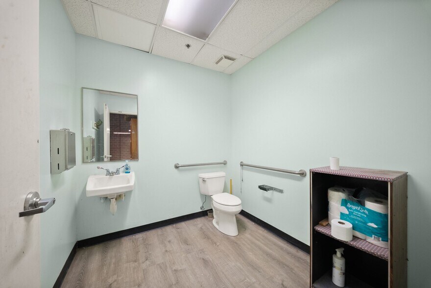More Photos Of 45915 Maries Rd, Sterling Warehouse For Sale