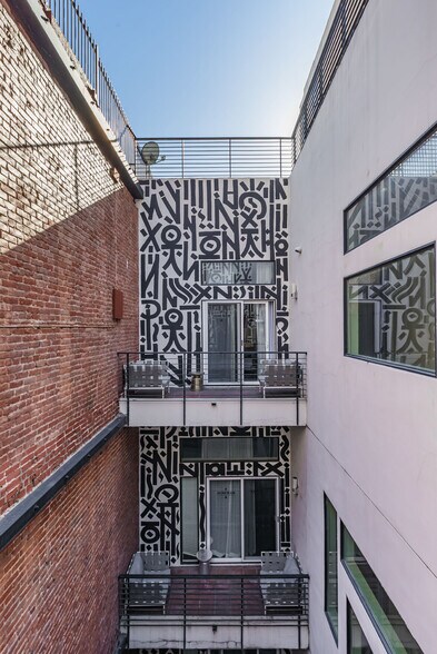 More Photos Of 735 S Broadway, Los Angeles Storefront For Sale
