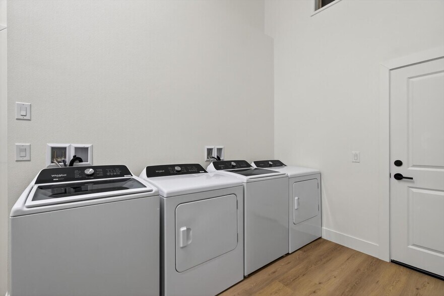 More Photos Of 302 3rd St, Woodland Apartments For Sale