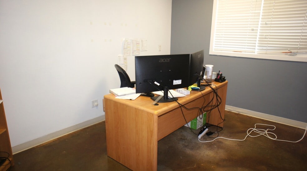 More Photos Of 7316 101 Ave NW, Edmonton Office For Sale