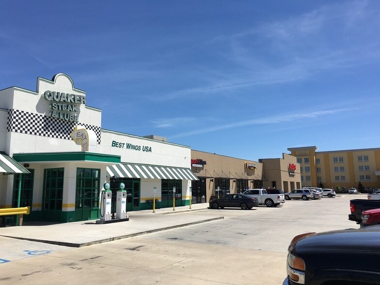 More Photos Of 2706 S Cabela's Pky, Gonzales Restaurant For Lease